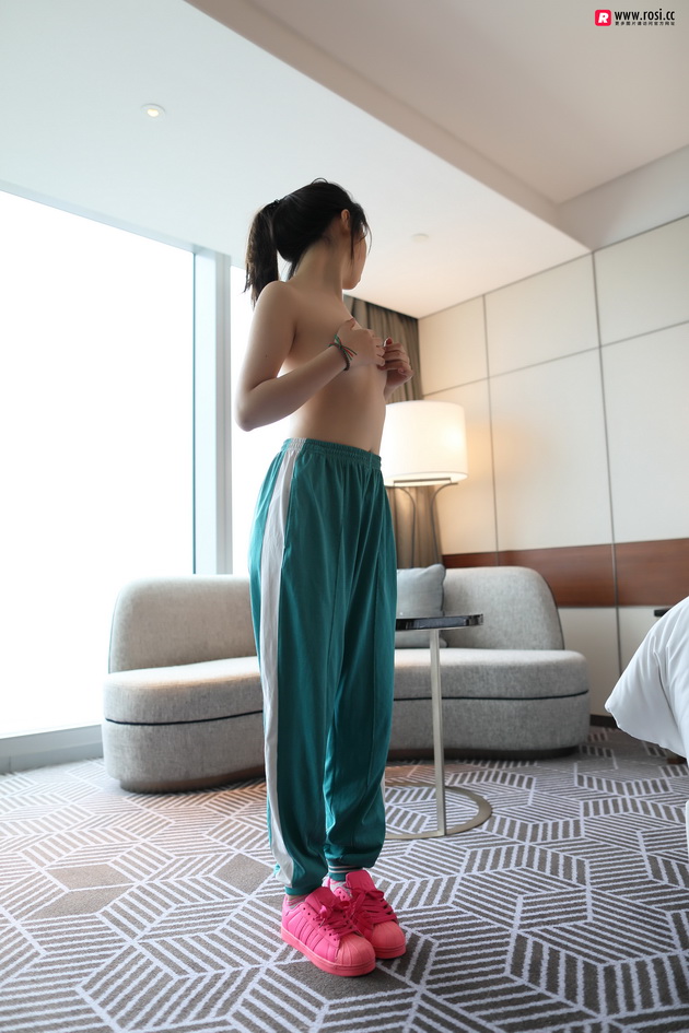 [ROSIд]2018.09.24 NO.2483[44+1P96M]